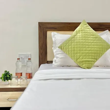 Host Jatin Kasauli Crest 7O1827O7O3 Apartment Exterior photo