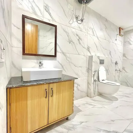 Host Jatin Kasauli Crest 7O1827O7O3 Apartment Exterior photo