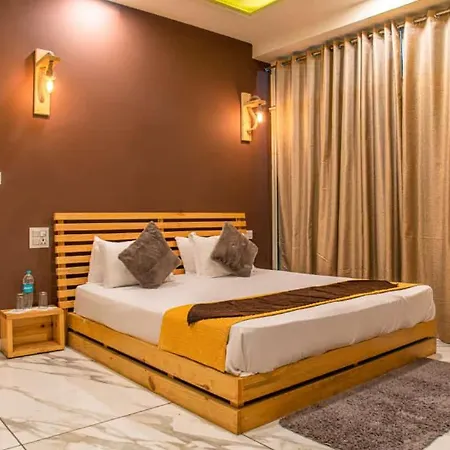 Host Jatin Kasauli Crest 7O1827O7O3 Apartment Exterior photo