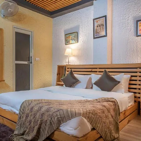Host Jatin Kasauli Crest 7O1827O7O3 Apartment Exterior photo
