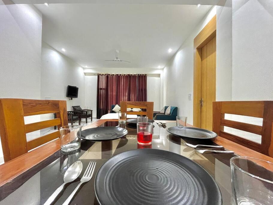 Apartment Host Jatin Crest 7o1827o7o3 *