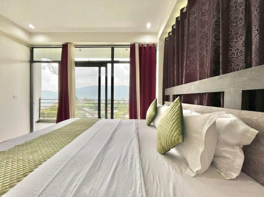 Host Jatin Crest 7o1827o7o3 Apartment