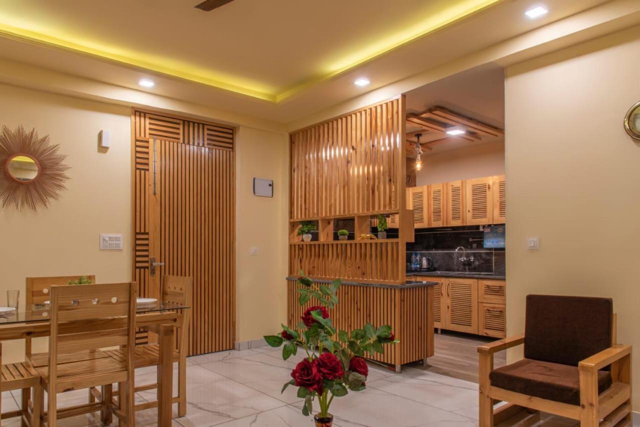 Host Jatin Crest 7o1827o7o3 Kasauli